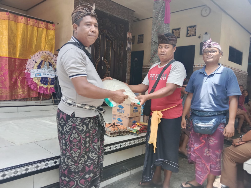 Melayat Ke Rumah Duka Banjar Dangin Pangkung,Kekeran