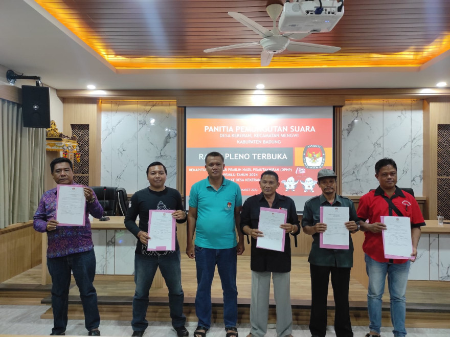 Rapat Pleno Terbuka Rekapitulasi Daftar Pemilih Hasil Pemutakhiran (DPHP) Pemilu 2024 Desa Kekeran