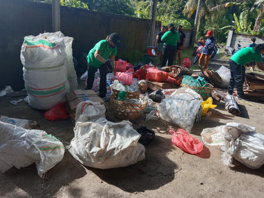 Kegiatan Bank Sampah Bulan April Di Desa Kekeran