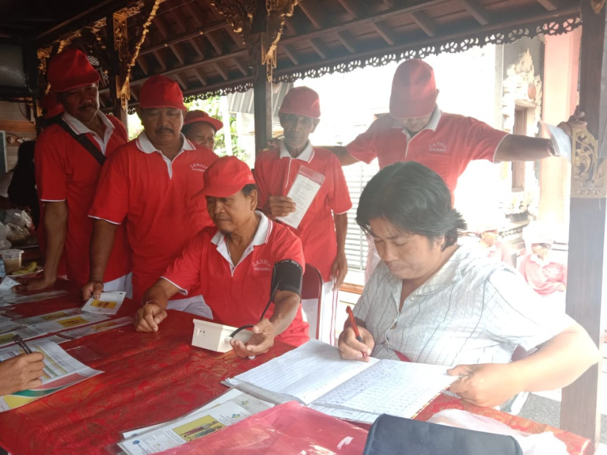 Memantau Kesehatan Lansia Melalui Posyandu
